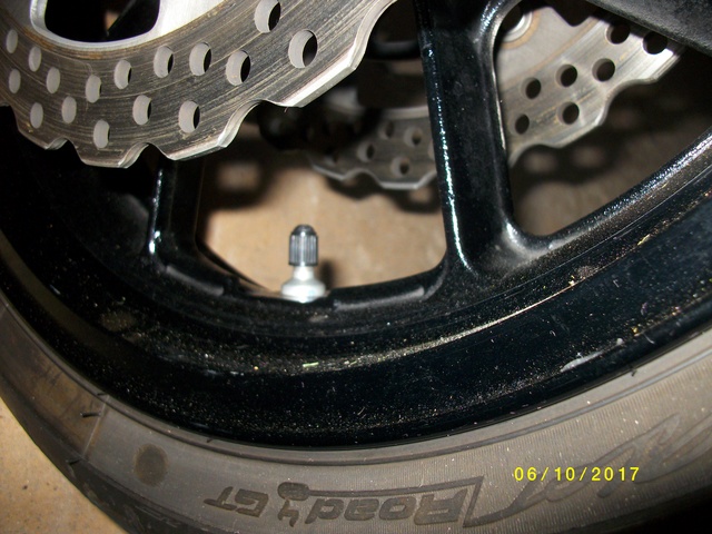 affichage pression des pneus  Imgp4427