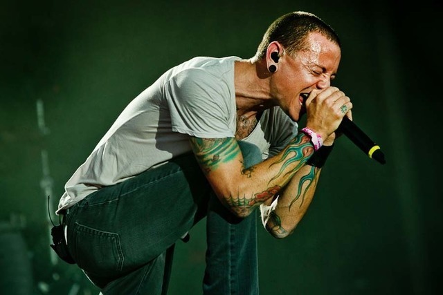 A Legend Passes: Chester Bennington (Linkin Park) 9yjwio11