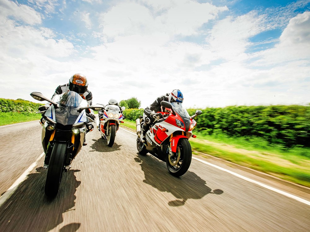 Yamaha R1 et R1M Crossplane 2015 ( sujet numero3 ) - Page 9 Img_2111