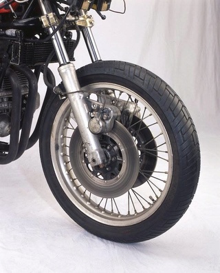 QUI EN SAIS PLUS SUR CETTE HONRA CB 500 RACING 13532911