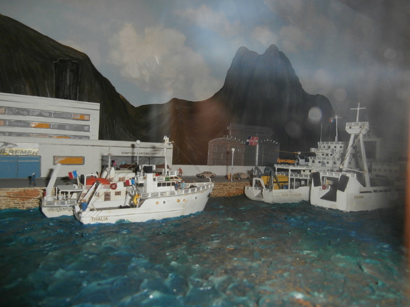 Dioramas réunissant plus de 200 bateaux de toutes catégories et réalisés par mon père entre 1970 et 1993 P8300921