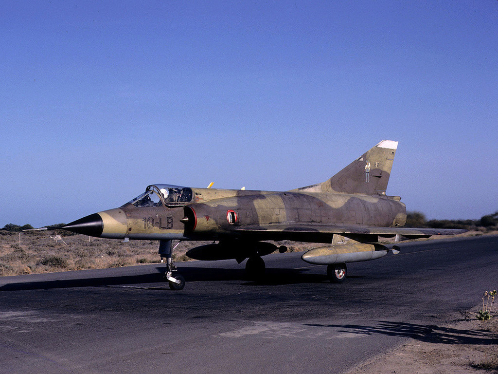 [Concours Désert] Mirage IIIC sn27 10-LE; Escadron de Chasse 03/010 "Vexin".  Kit résine -1/72-  529111