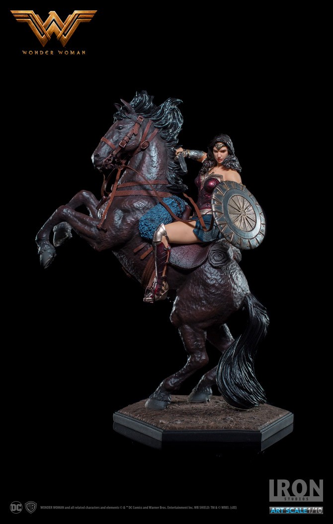 Wonder Woman Deluxe version - 1:10 Art Scale Statue (Iron Studios) Img_5114