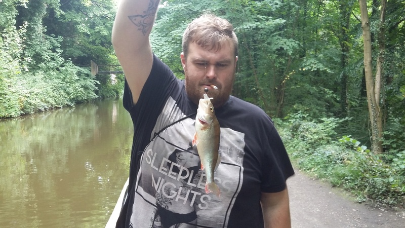 Texas rig fishing on Romiley canal 20170854