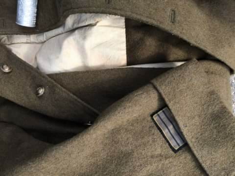 Manteau Officier FR pattes inconnues et adrian service des poudres?  4010