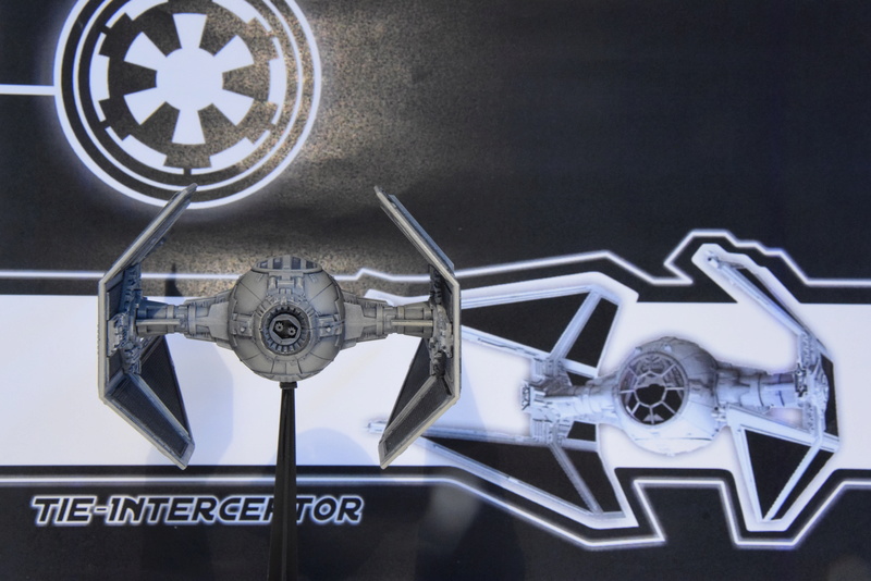 Star Wars - Tie Interceptor - Revell - 1/90 - Page 4 03411