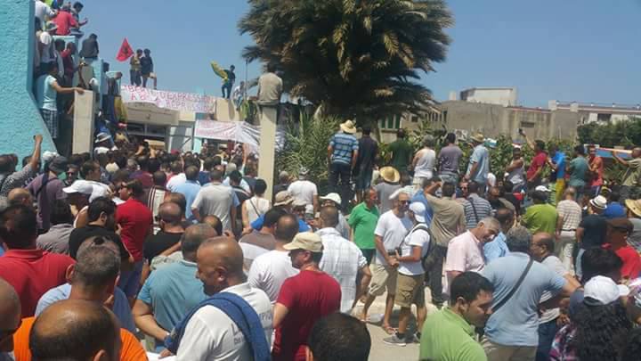 A Aokas, des milliers de citoyens ont marché un livre à la main ! 29 juillet 2017 1260