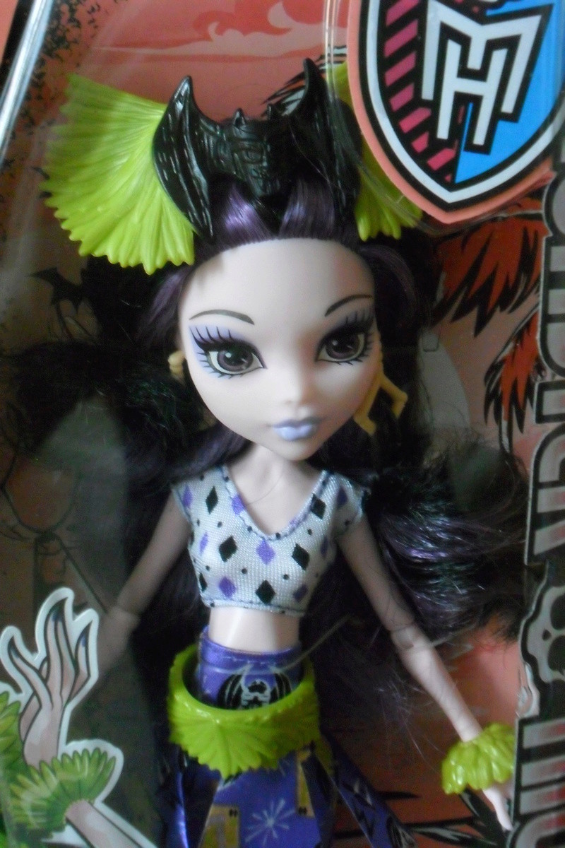 Les Monster High, les poupées que j'aurais aimé avoir petite... Nouveautés - Page 3 Sam_5617
