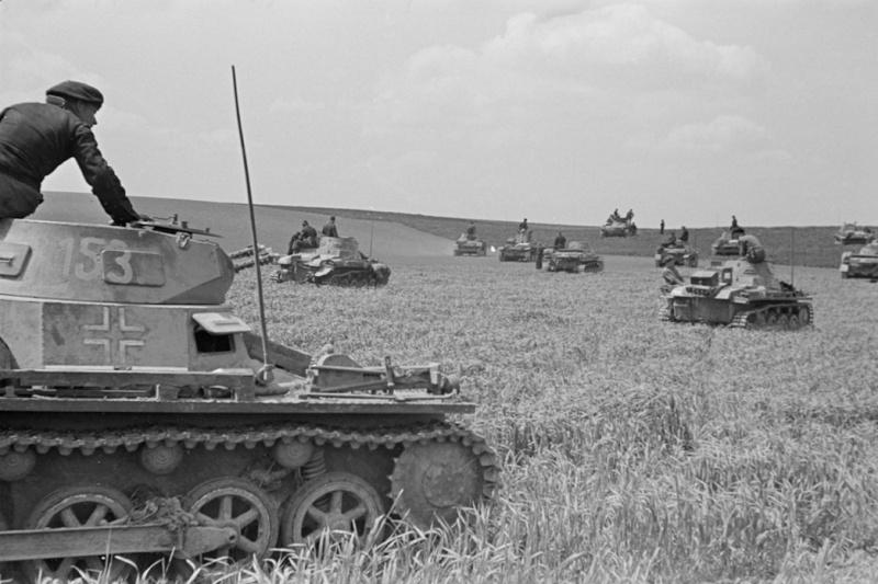 PANZER MARSCH ! Les Panzertruppen en images. A11