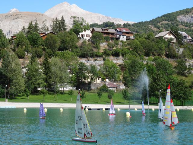 Une petite expo à Allos  02810