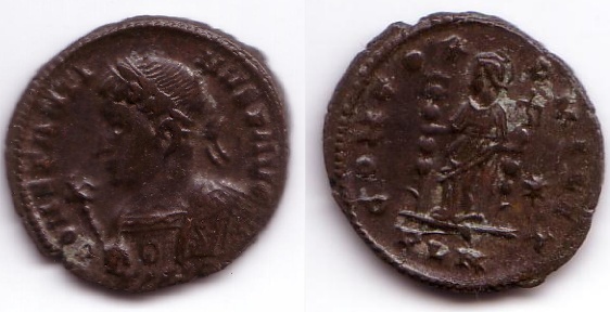 Les enseignes militaires dans la numismatique romaine - Page 2 Nummus10
