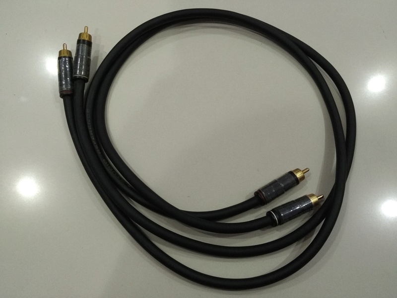 Cambridge Audio Studio Reference 1m RCA Interconnect cable Img_2136