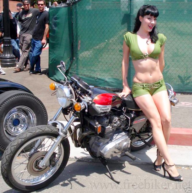 Babes & Bikes - Page 3 Girlie10