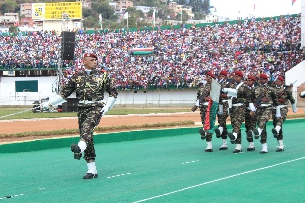 L'armée de Madagascar. - Page 3 022