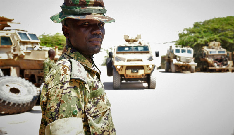 Armée Ougandaise/Uganda Peoples Defence Force (UPDF) - Page 5 044