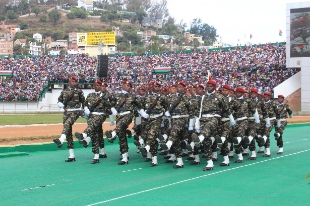 L'armée de Madagascar. - Page 3 1a10