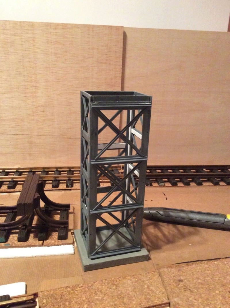 Construcció d'una torre d'aigua amb grua inspirada en les del tren d'Olot. - Página 2 Img_1811