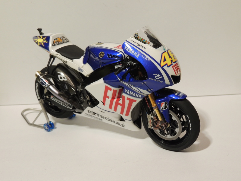 yamaha m1 2009 v.rossi - Page 5 38b_210