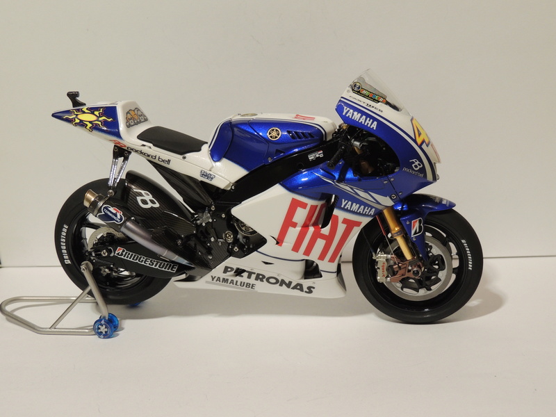 yamaha m1 2009 v.rossi - Page 5 38b_310