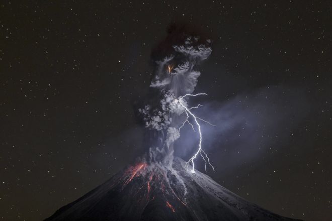 Incredible picture of Mount Colima _9716610