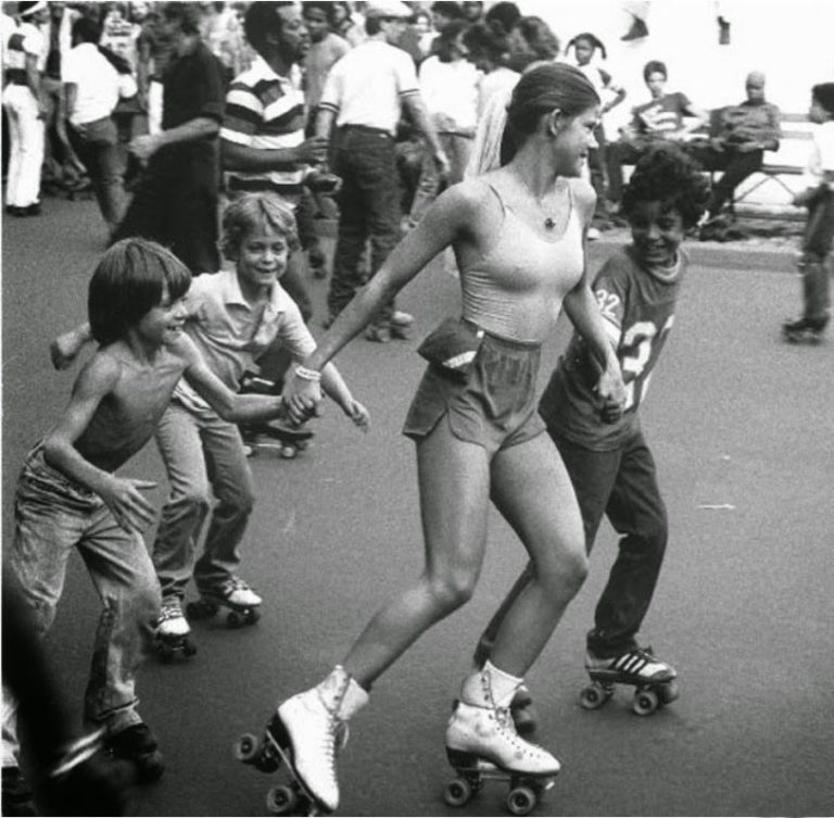 Iconic Photographs - Page 33 Skateg10