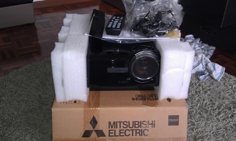 Mitsubishi -VLT-HC3800 FULL HD DLP projector Imag0126