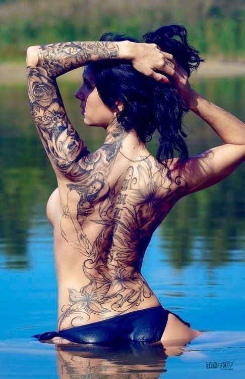CHARME - Les plus belles femmes sont tatouées... - Page 13 23fb7510