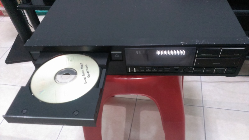 Philips CD304 CD Player Imag0410