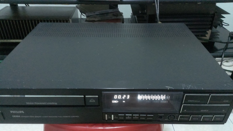 Philips CD304 CD Player Imag0411