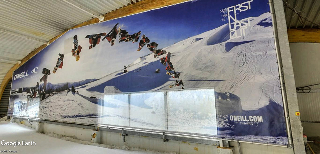 Piste de ski intérieure-Ice Mountain à Comines en Belgique. Ice_mo19