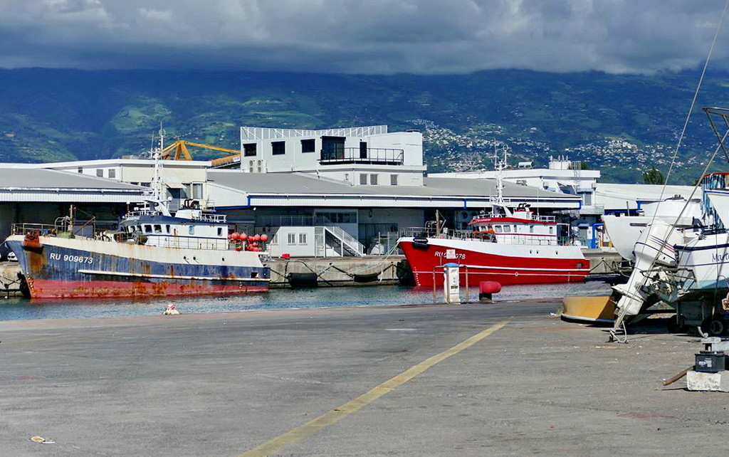  [Vie des ports] Les ports de la Réunion - Page 10 Journ142