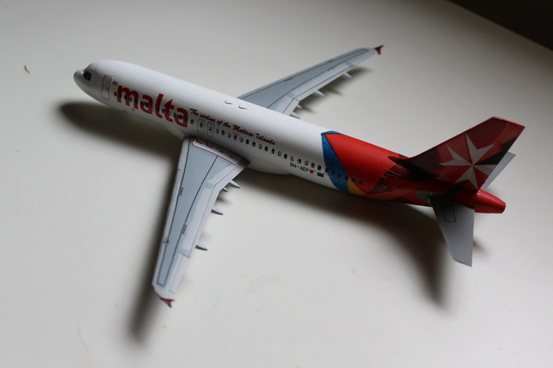 Duo d'insulaires : A320, A330 1/144 Img_0214