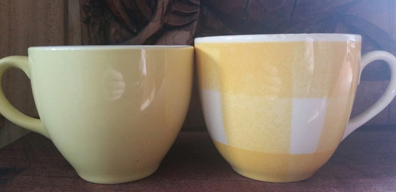 Yellow checked pattern cup shape 20170815