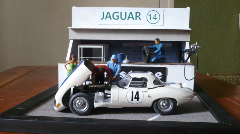 Jaguar type E roadster Lightweight Le Mans 1963 - Page 2 P1250423