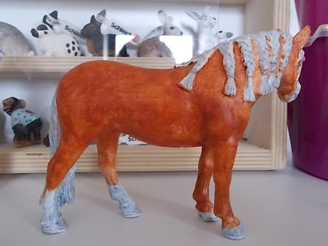 I started with repainting - Schleich horses Andalu13