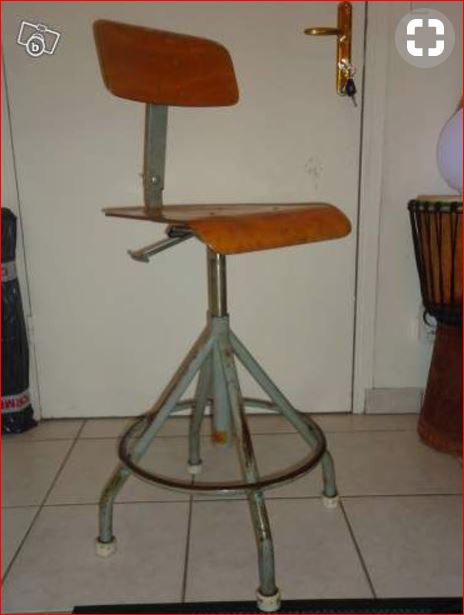 chaise d atelier métal et bois , années 40/50 ( résolu) 510