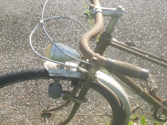 vélo femme pendant la 2eme GM , inconnu ! 2012-017