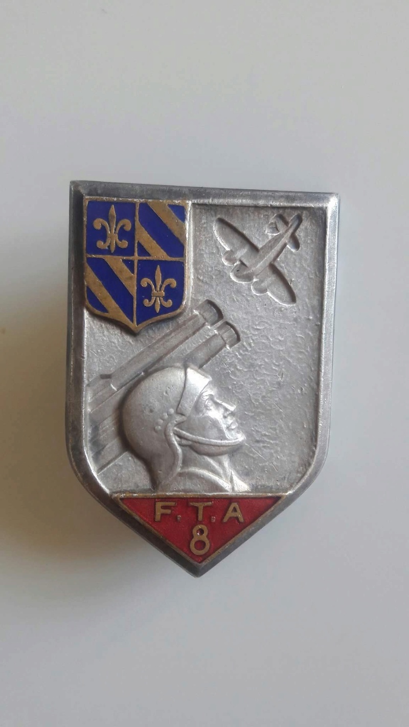 Post sur les insignes d'Artillerie en 1939-1940 Img_0011