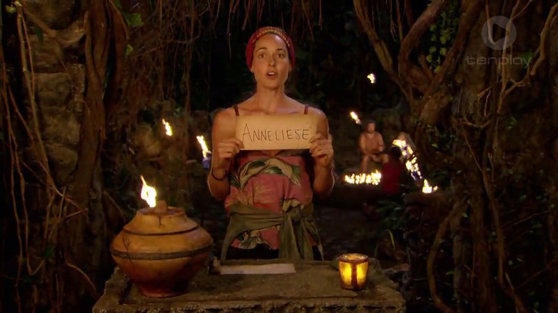 Australian Survivor lady Macbeth x2 Vlcsna11