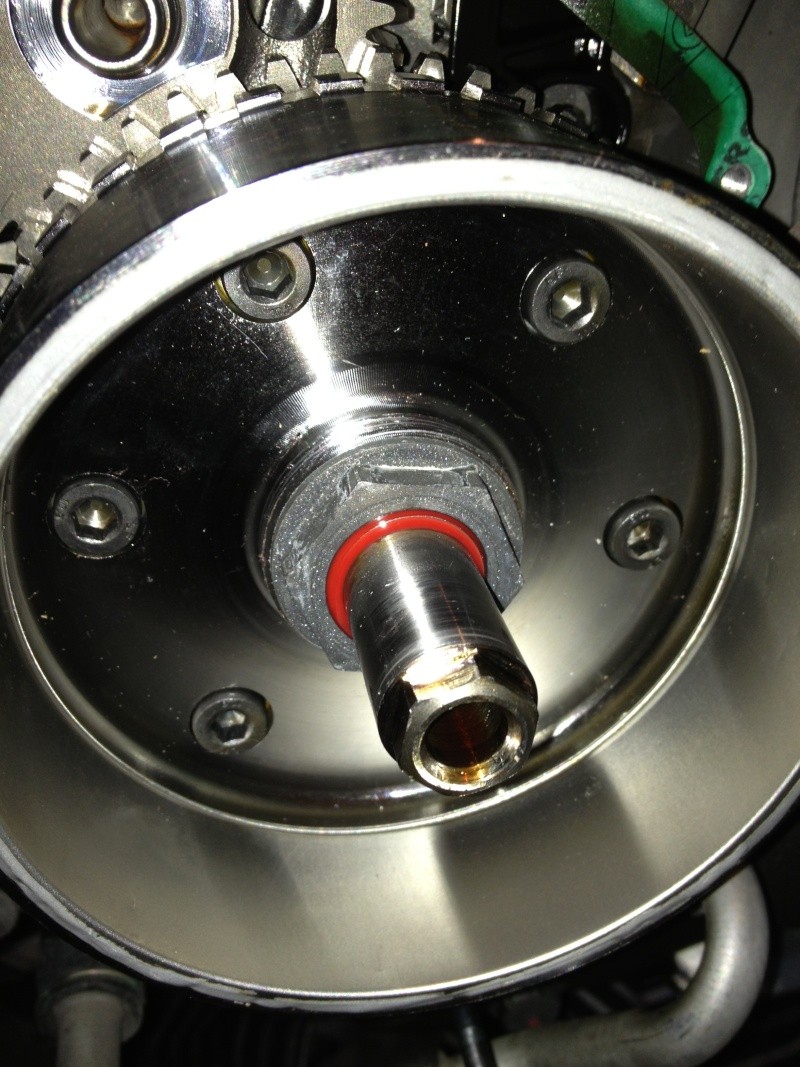  [1125] Monter un rotor muni d'un jet d'huile Img_0835
