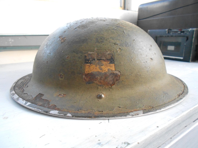 WW II Canadian Helmets - Page 2 01012