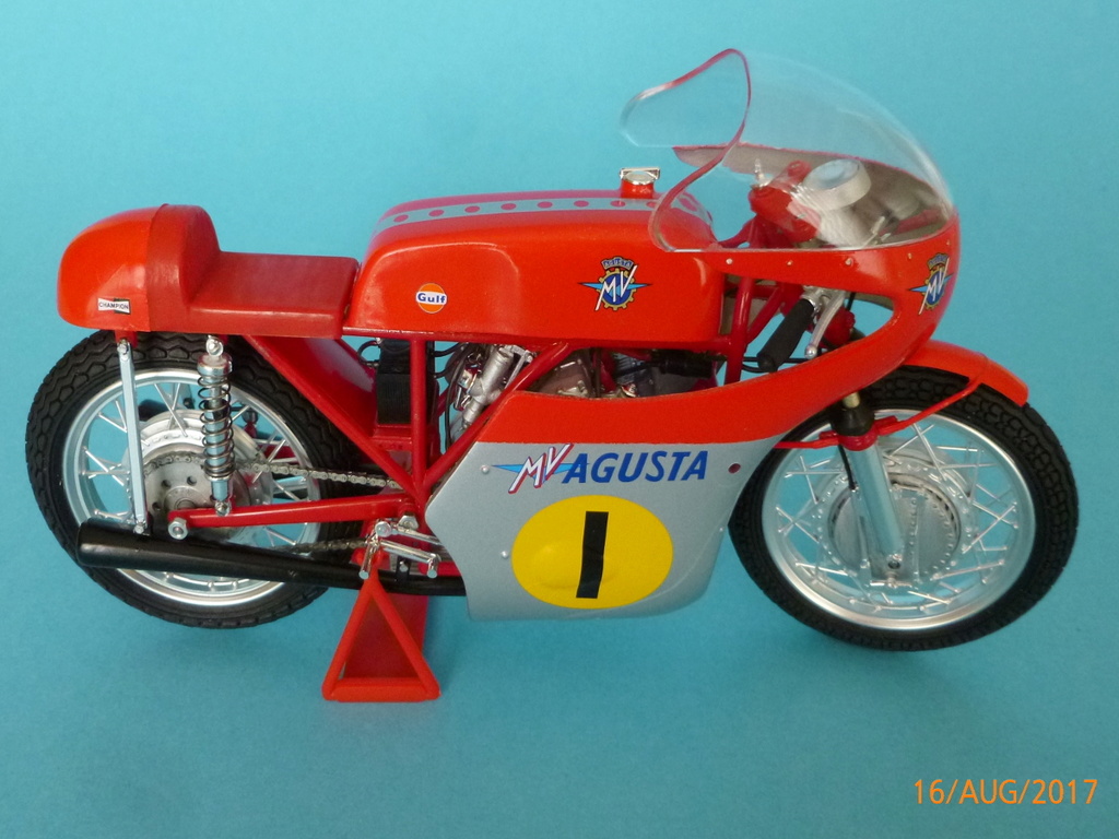 MV Agusta 500cc 3 Cilindri Italerie 1:9 Galeriebilder gebaut von Millpet Galerie P1070132