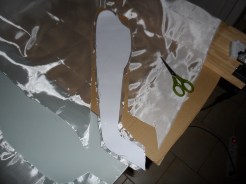 Projet de fuselage en fibre - Page 2 Dacoup10