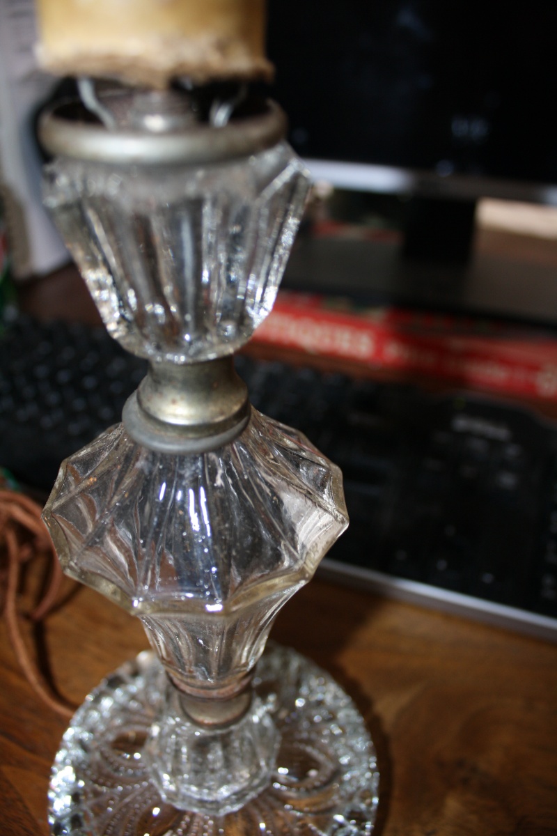 Glass Petal Base Lamp ID 01910