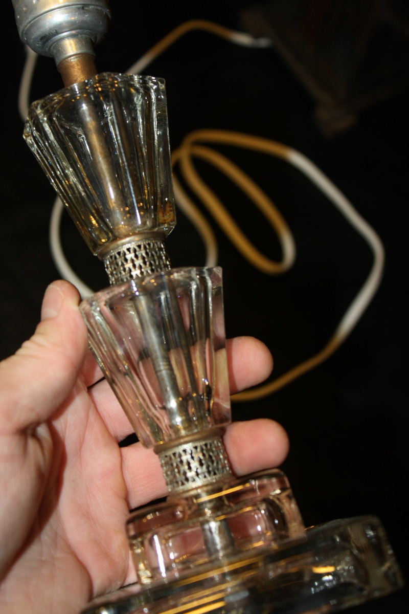 Glass Art Deco Lamp ID 04910