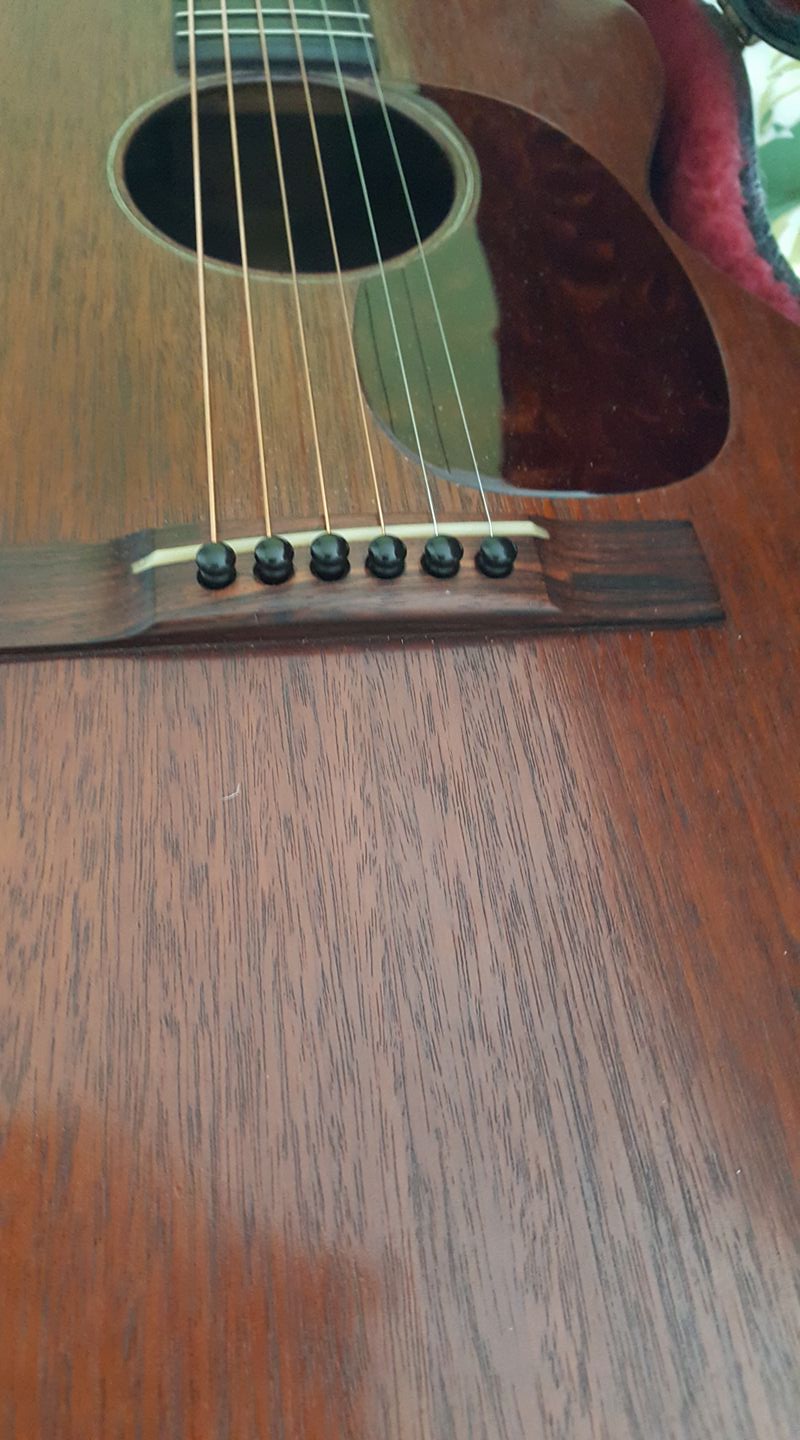 Martin 0-17 1934 + mandoline Ozark amplifiée: 3000 Euros. 19620210