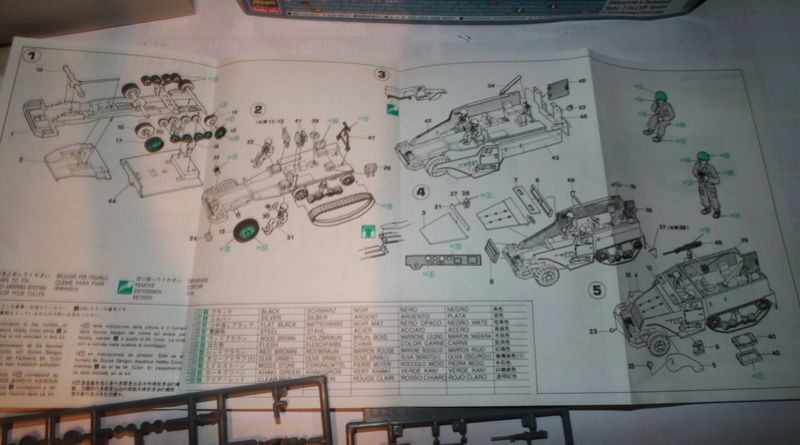 'hasegawa) half track M4A1 et le M3A1 décorations de la 2ème DB  Dscf8743