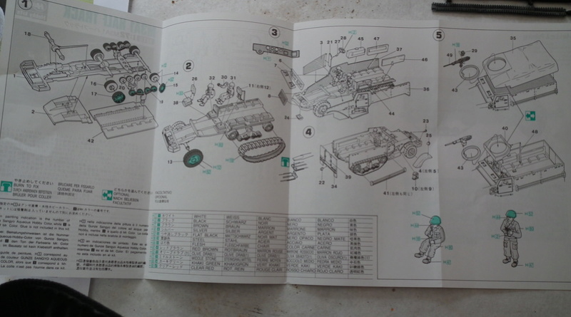 'hasegawa) half track M4A1 et le M3A1 décorations de la 2ème DB  Dscf8753