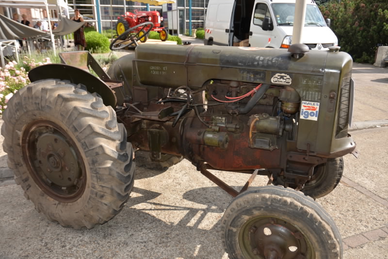  28- Les tracteurs du Plan Marshall Au COMPA le 24 et 25 Juin 2017 Dsc_3564