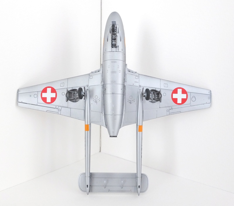 Le De Havilland Vampire en Suisse - DH-100 [Heller] & DH-115 [Airfix] 1/72 (VINTAGE) Dscf0923